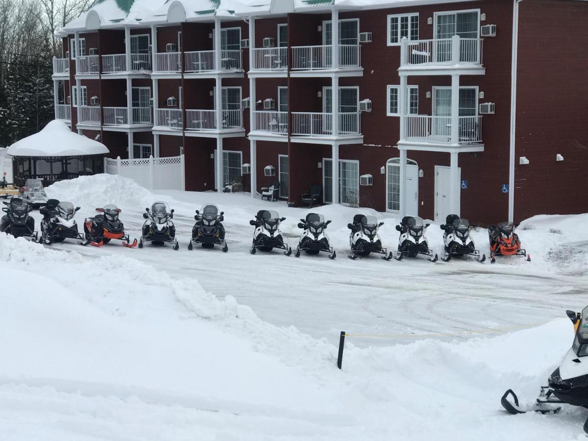 Les Pavillons Du Petit Manoir Du Casino Hotel La Malbaie Buitenkant foto
