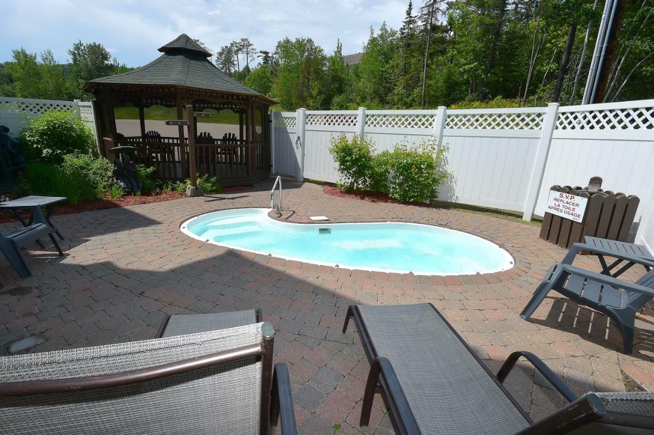 Les Pavillons Du Petit Manoir Du Casino Hotel La Malbaie Buitenkant foto